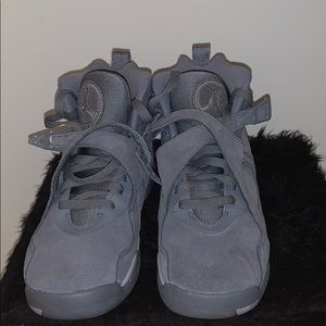 Grey Jordan’s 8’s retro